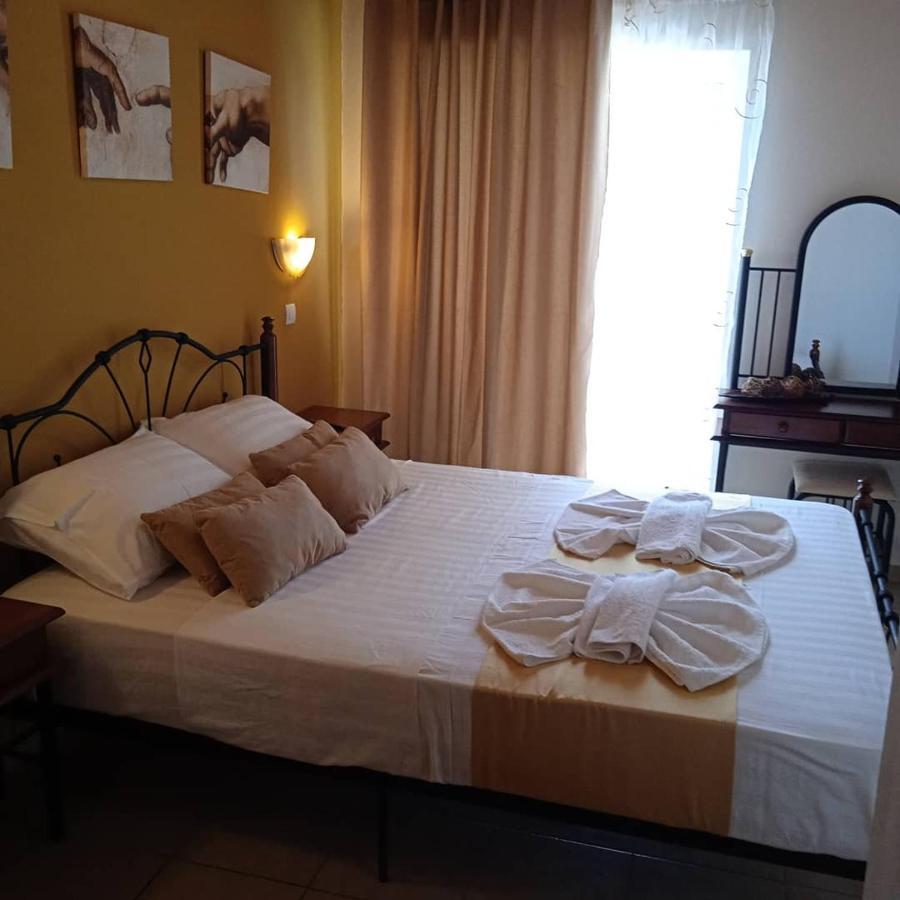 To Limanaki Appartement Finikounta Buitenkant foto
